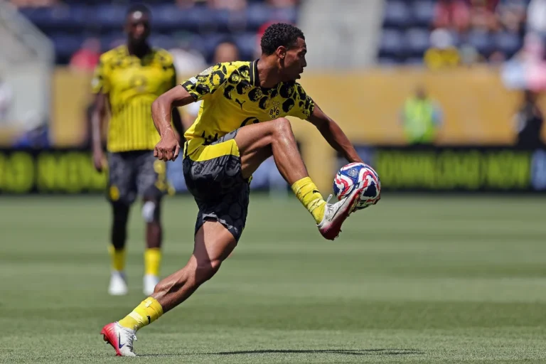 Felix Nmecha sous le maillot de Dortmund @Alamy